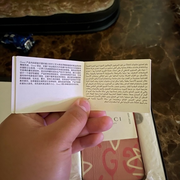 Gucci Authentic IPhone 6 case with box - Picture 2 of 9